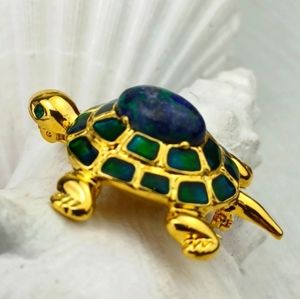 Very Gold Tone Blue Green Stone & Enameled Like Skutes
